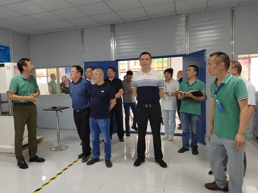 廣綿公司領(lǐng)導(dǎo)班子蒞臨廣綿高速擴(kuò)容項(xiàng)目SY6監(jiān)理試驗(yàn)室指導(dǎo)工作