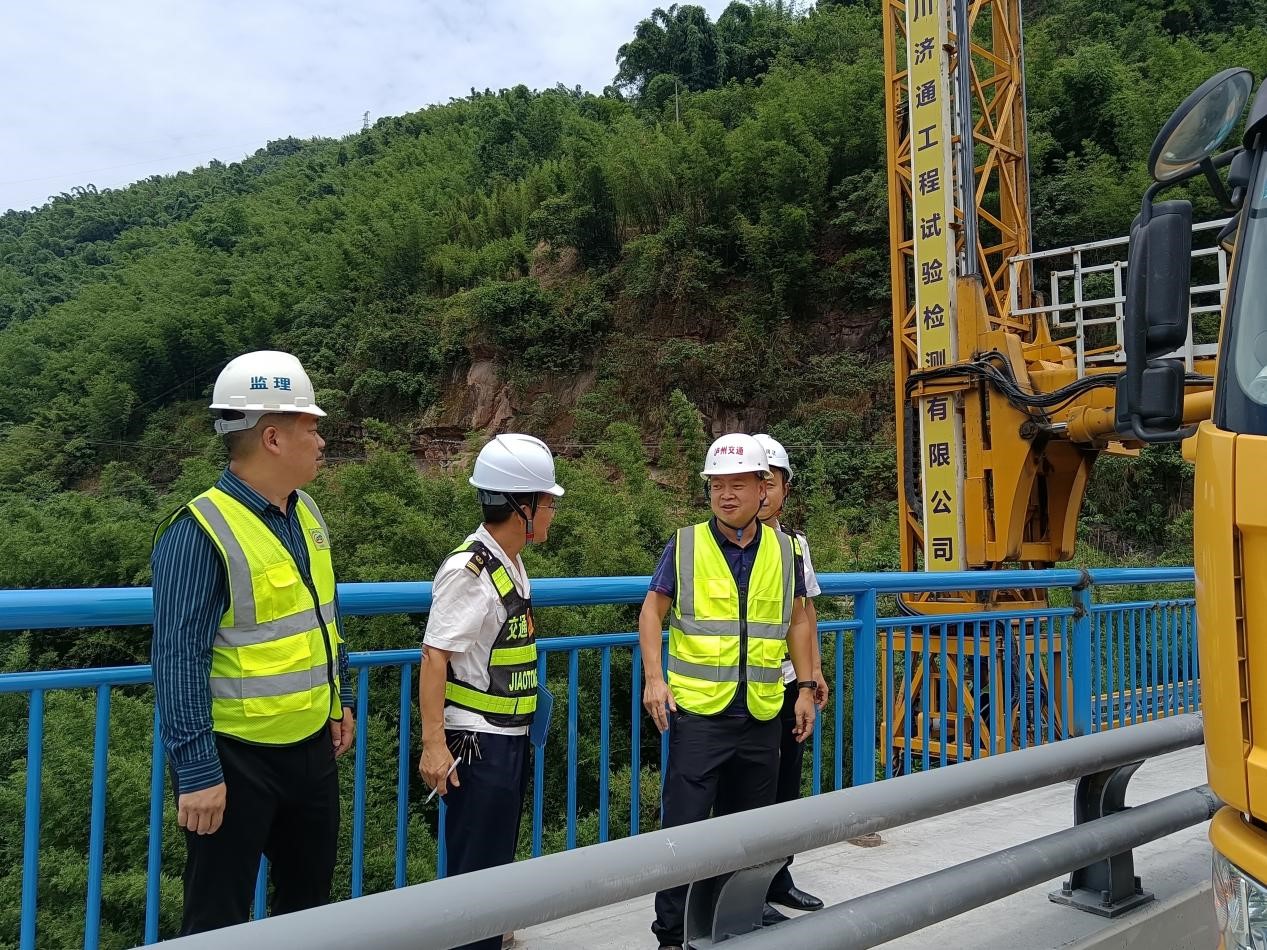 道路修復(fù)除隱患   安全暢通暖人心